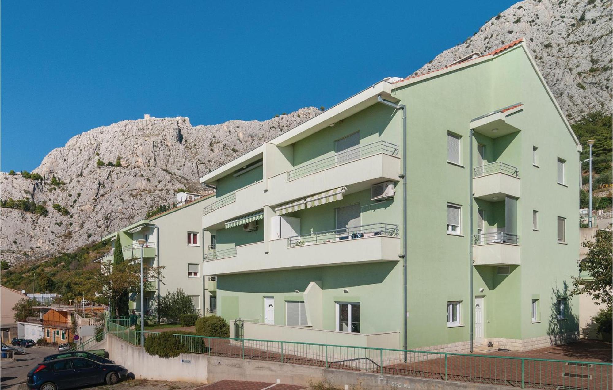 Nice Apartment In Omis With House Sea View 외부 사진
