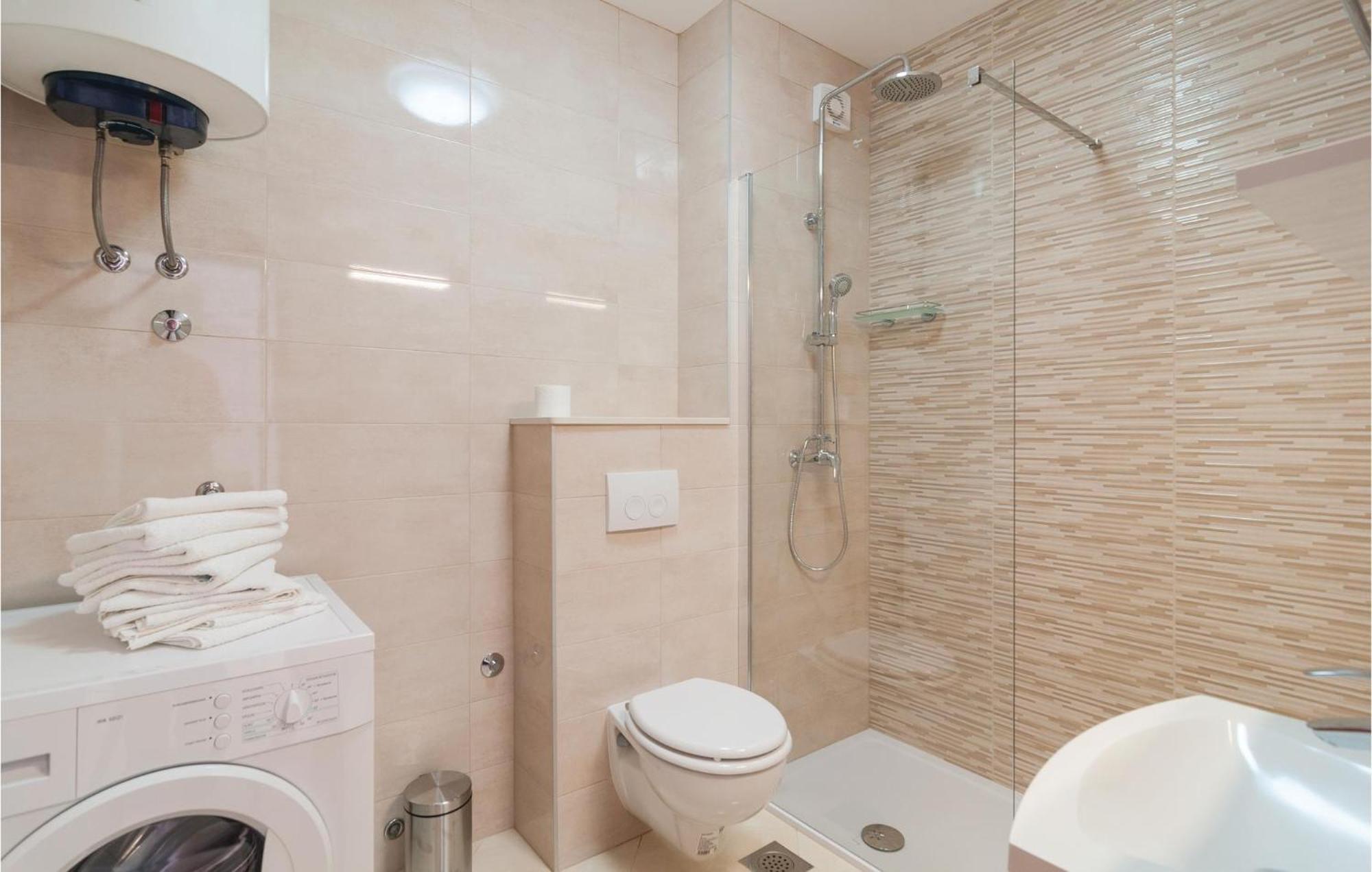 Nice Apartment In Omis With House Sea View 외부 사진